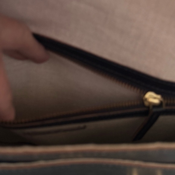 Mark and Graham Navy Leather Messenger Bag Work Travel Crossbody - Picture 7 of 13